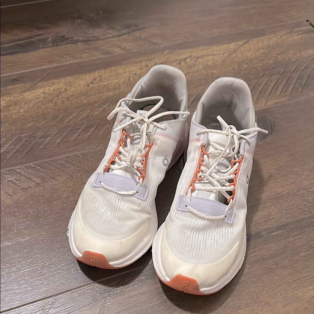 On cloud women’s 6.5